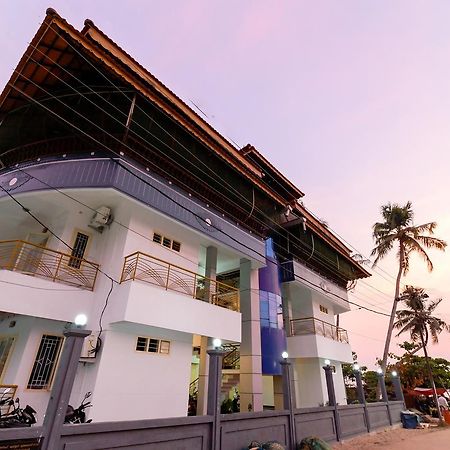 Oyo 11891 Amare Beach Resorts Alappuzha Екстер'єр фото