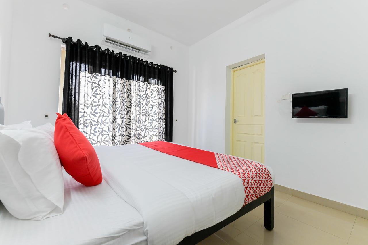 Oyo 11891 Amare Beach Resorts Alappuzha Екстер'єр фото